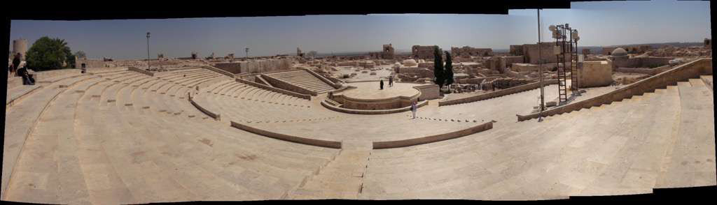 2009 Syria 39  - Aleppo The citadel.jpg